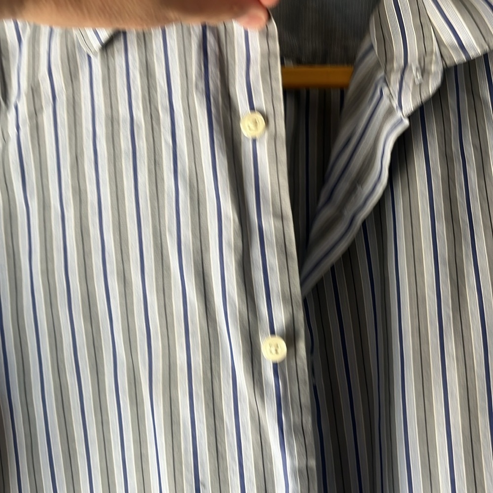Banana Republic Button down - Picture 5 of 9